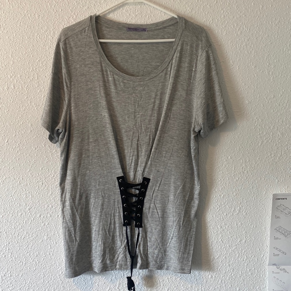 a1999-C2-Femme by Tresics, Size 1x Woman Top-Crewneck Short Sleeve, Gray